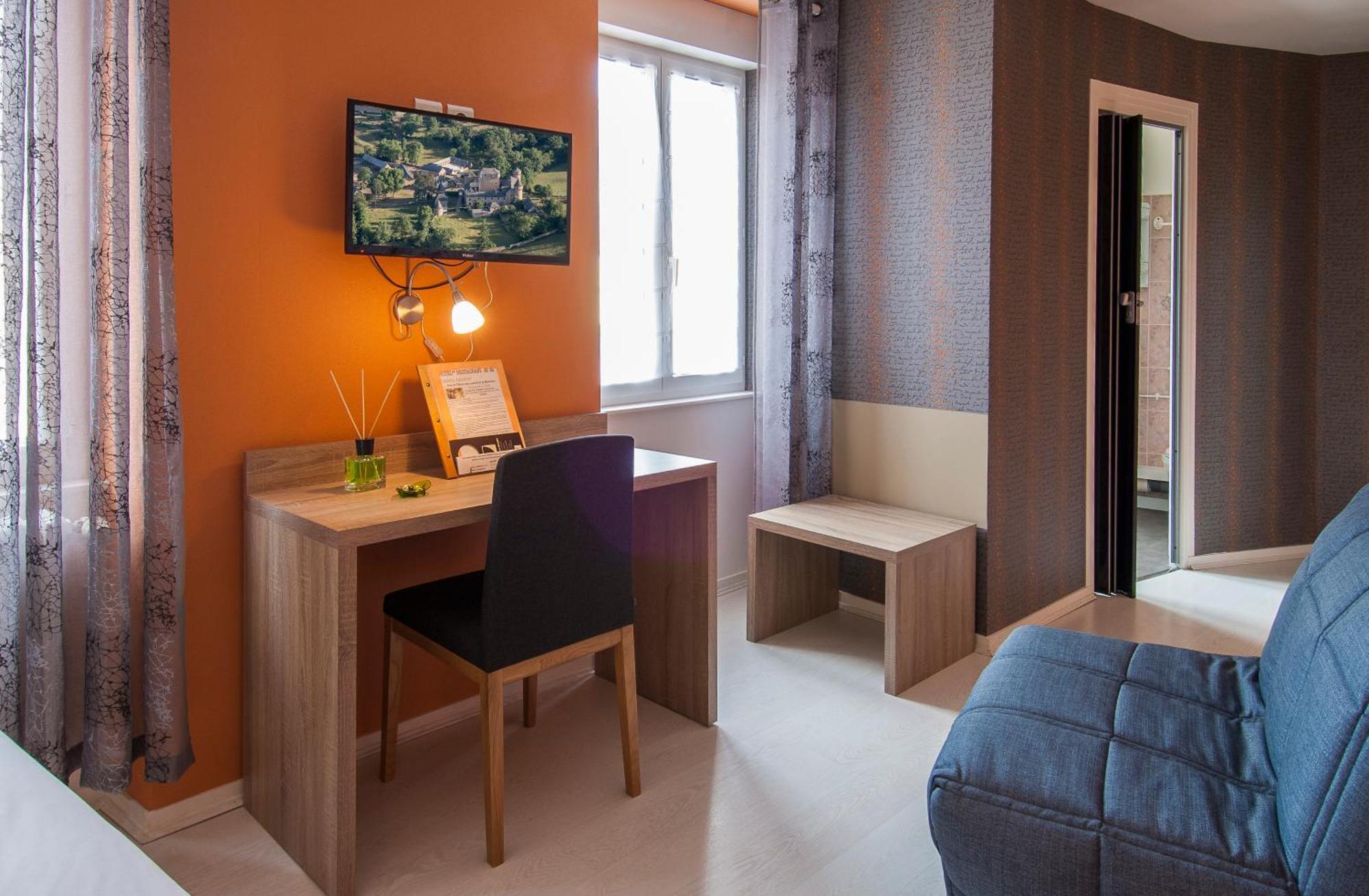 Logis Hotel Restaurant Cazes Arazat Laissac Екстериор снимка