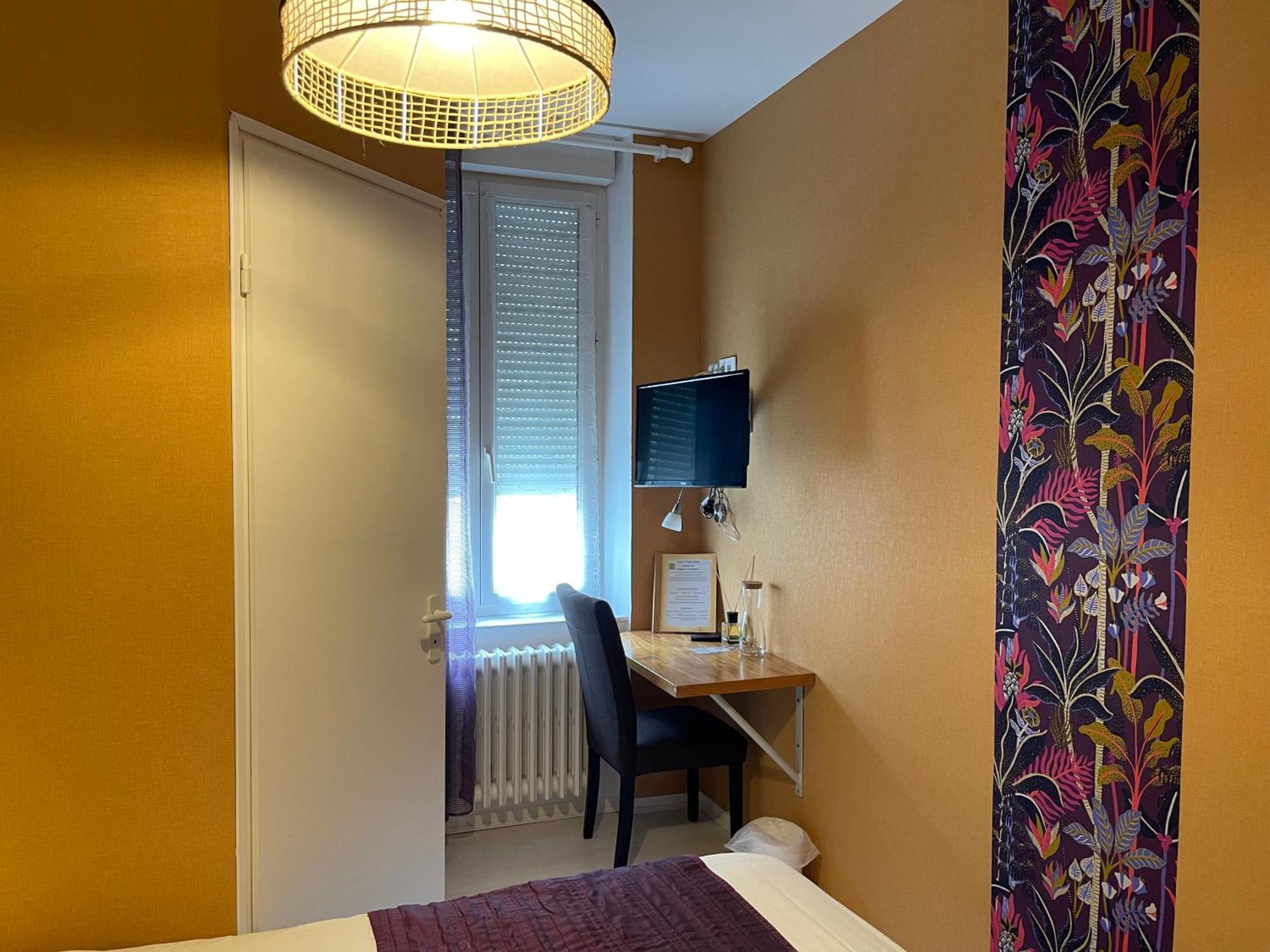 Logis Hotel Restaurant Cazes Arazat Laissac Екстериор снимка