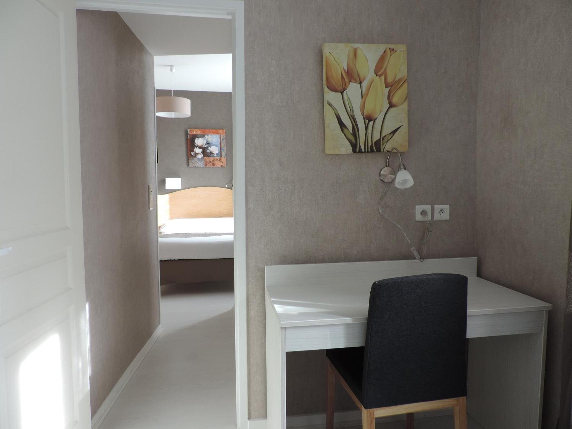 Logis Hotel Restaurant Cazes Arazat Laissac Екстериор снимка
